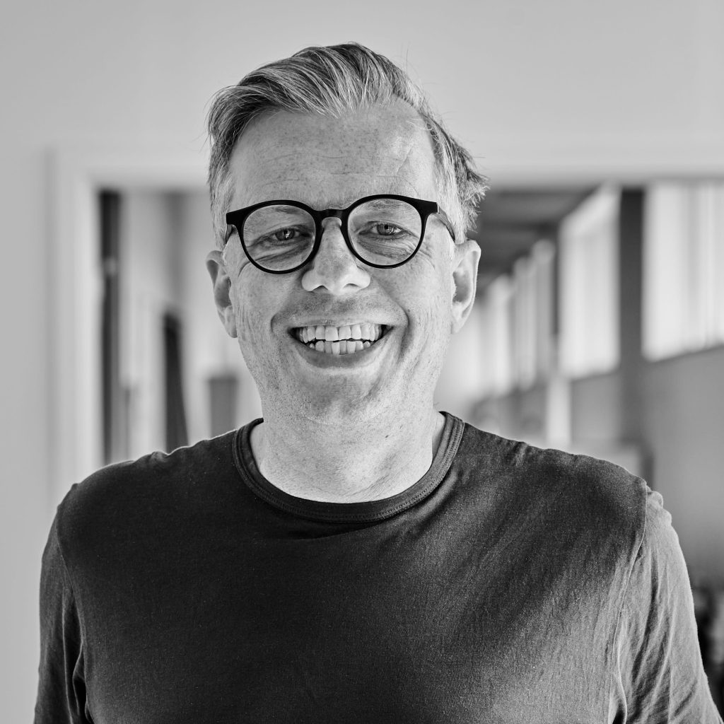 ERIK MAASS LØVGREN